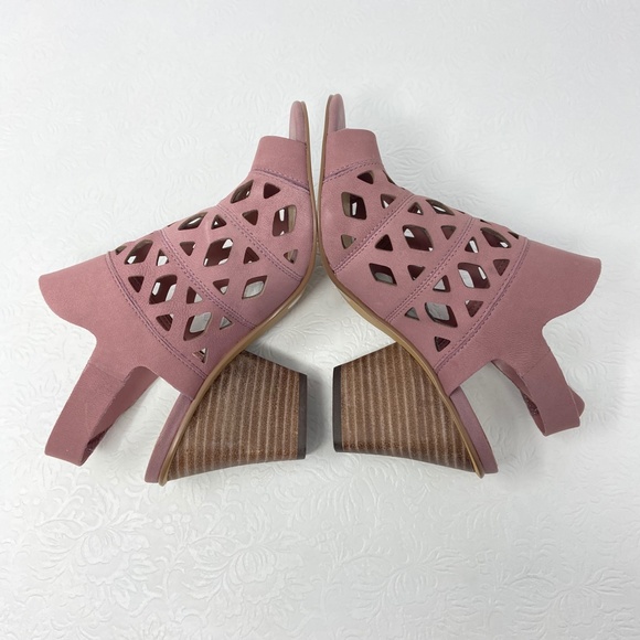 VINCE CAMUTO Deverly Cutout heeled sandals 6.5 W - Picture 4 of 7